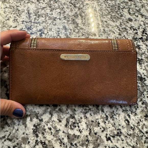 Micheal Kors Brown Leather Trifold Zipper Detailed Wallet - Picture 2 of 4